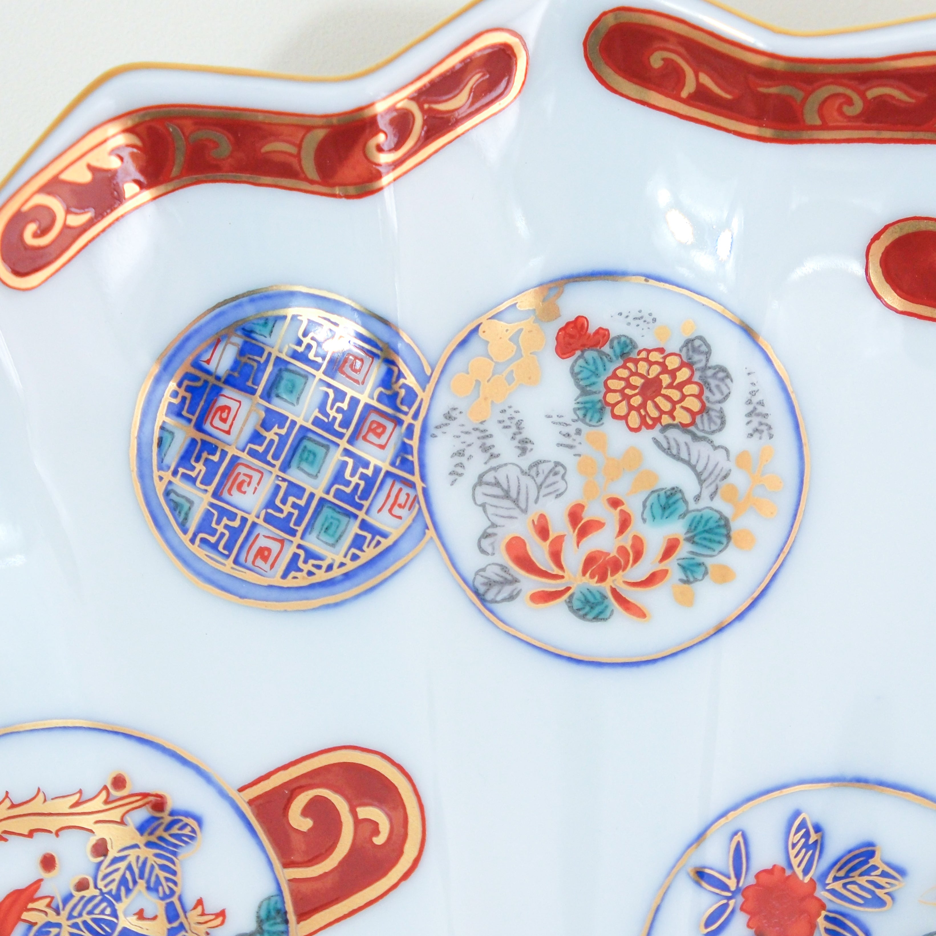 Red Phoenix Fan-Shaped Plate