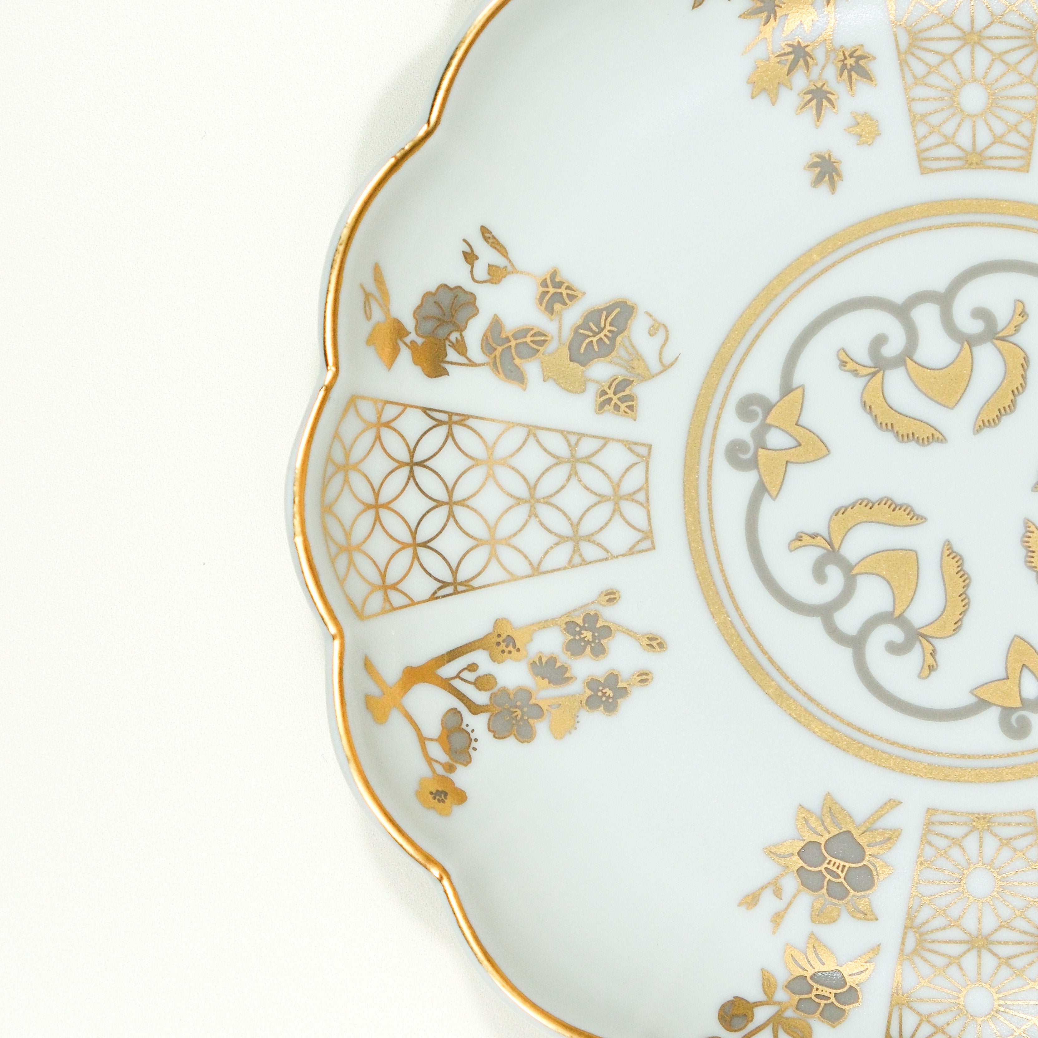 SAI Gift Set for Two – Lucky Motif Plates, Chopsticks & Rests(White)