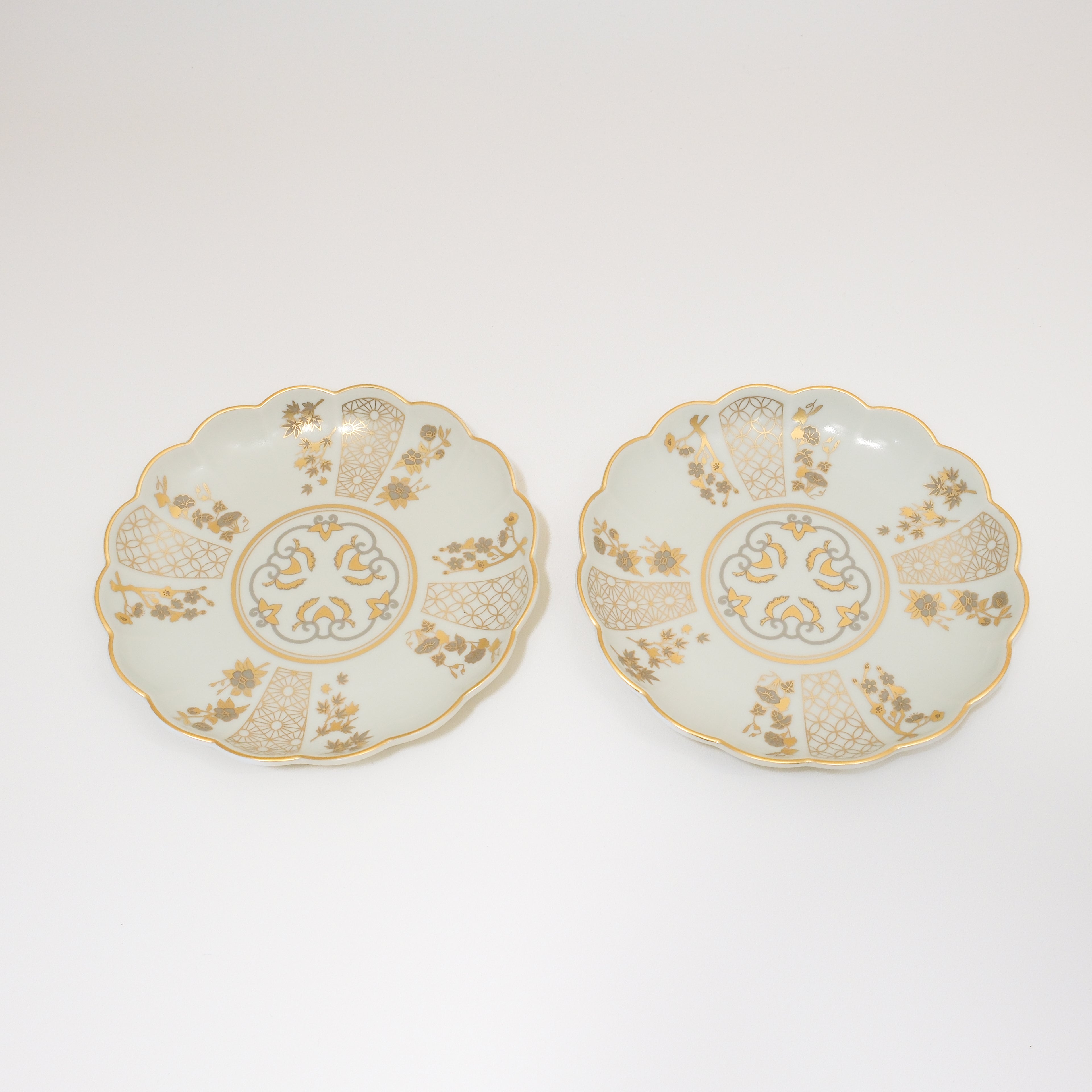 SAI Gift Set for Two – Lucky Motif Plates, Chopsticks & Rests(White)