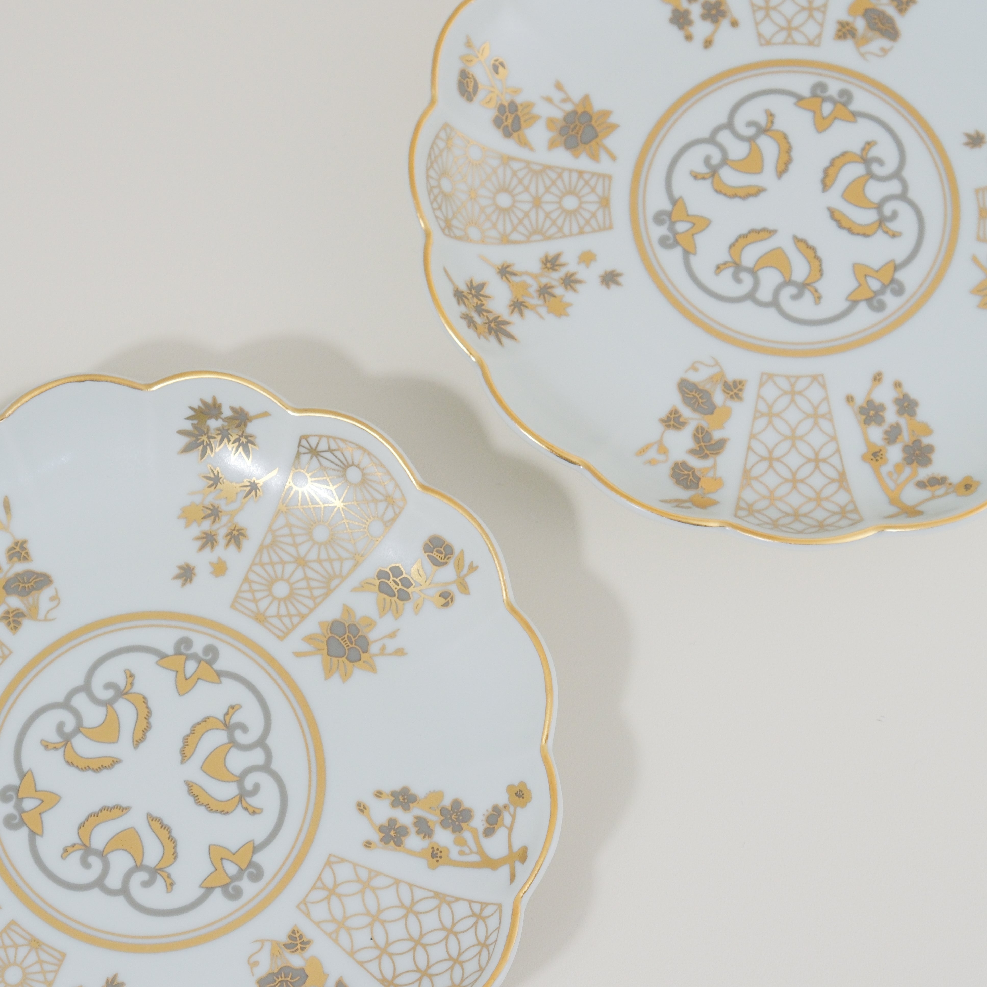 SAI Gift Set for Two – Lucky Motif Plates, Chopsticks & Rests(White)