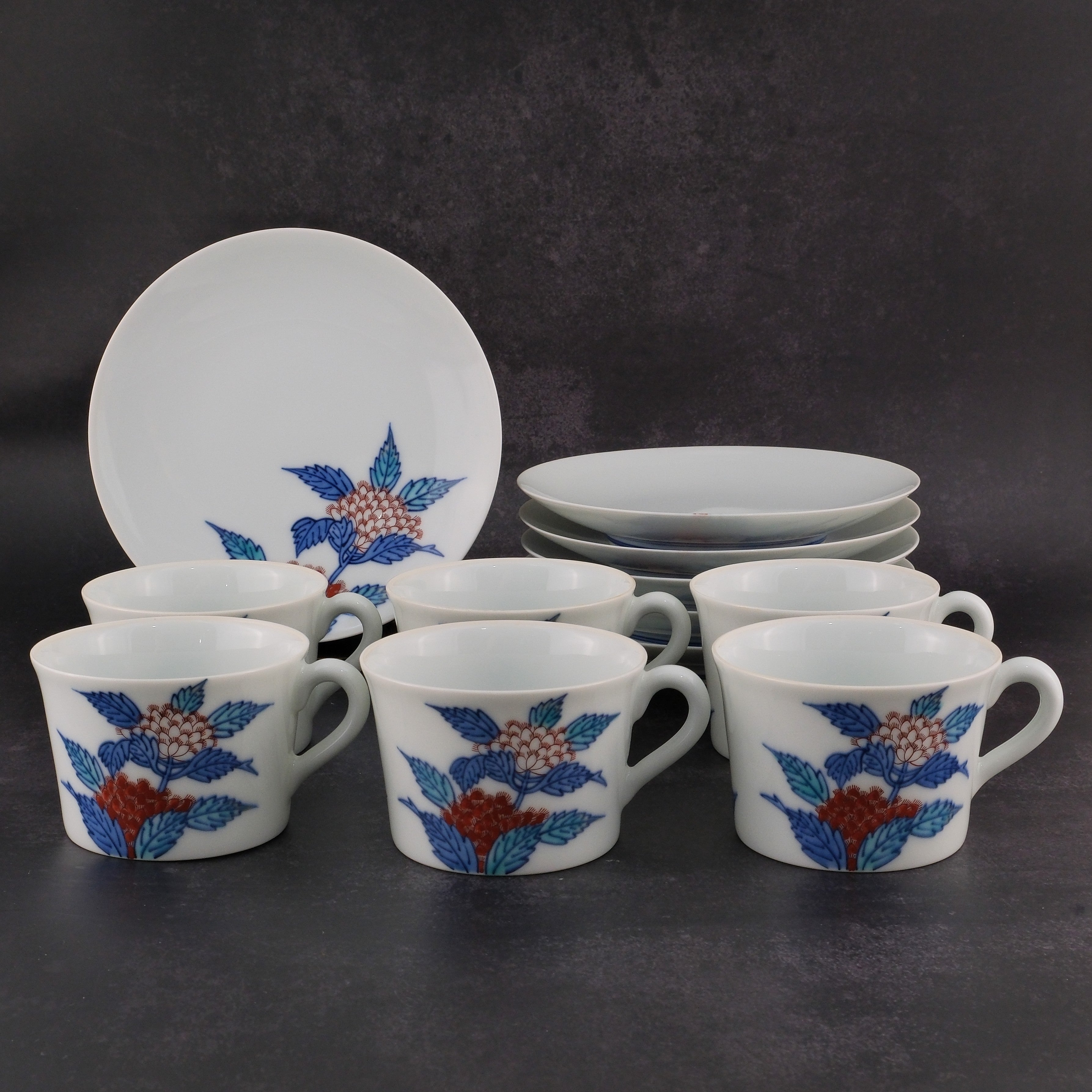 Fujibakama Teacup & Saucer Set Nabeshima Porcelain by the 13th Imaizumi Imaemon (1926-2001)