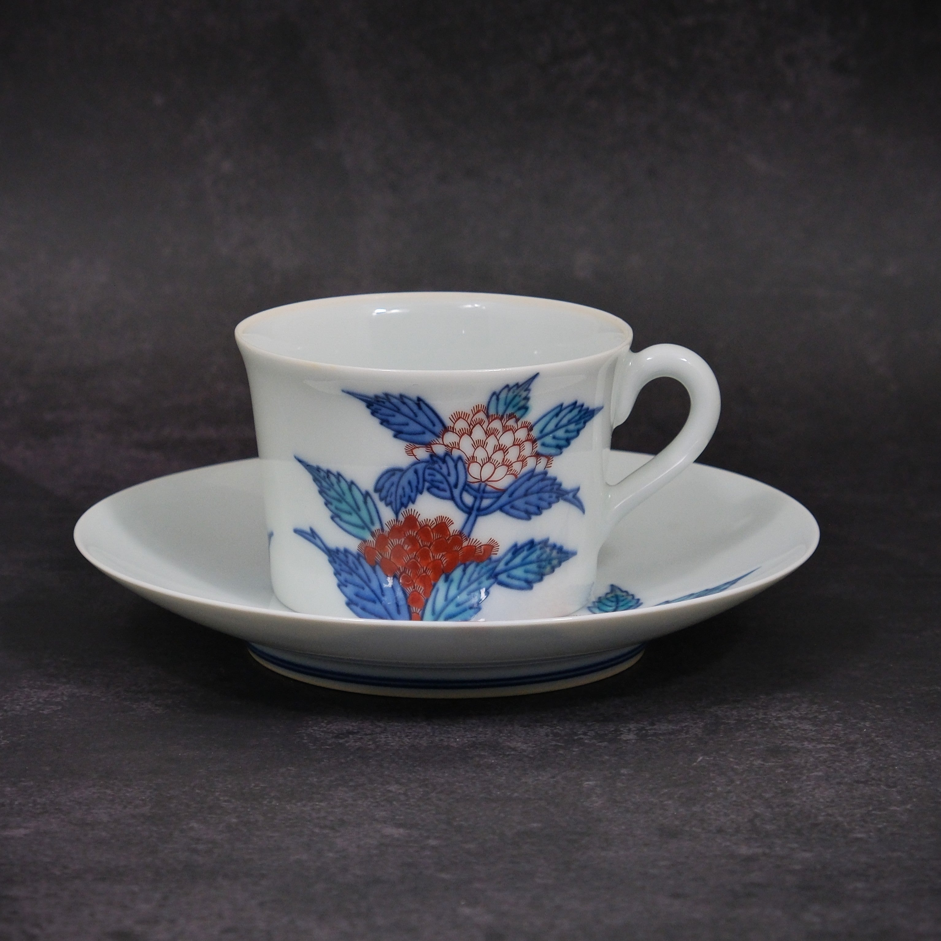 Fujibakama Teacup & Saucer Set Nabeshima Porcelain by the 13th Imaizumi Imaemon (1926-2001)