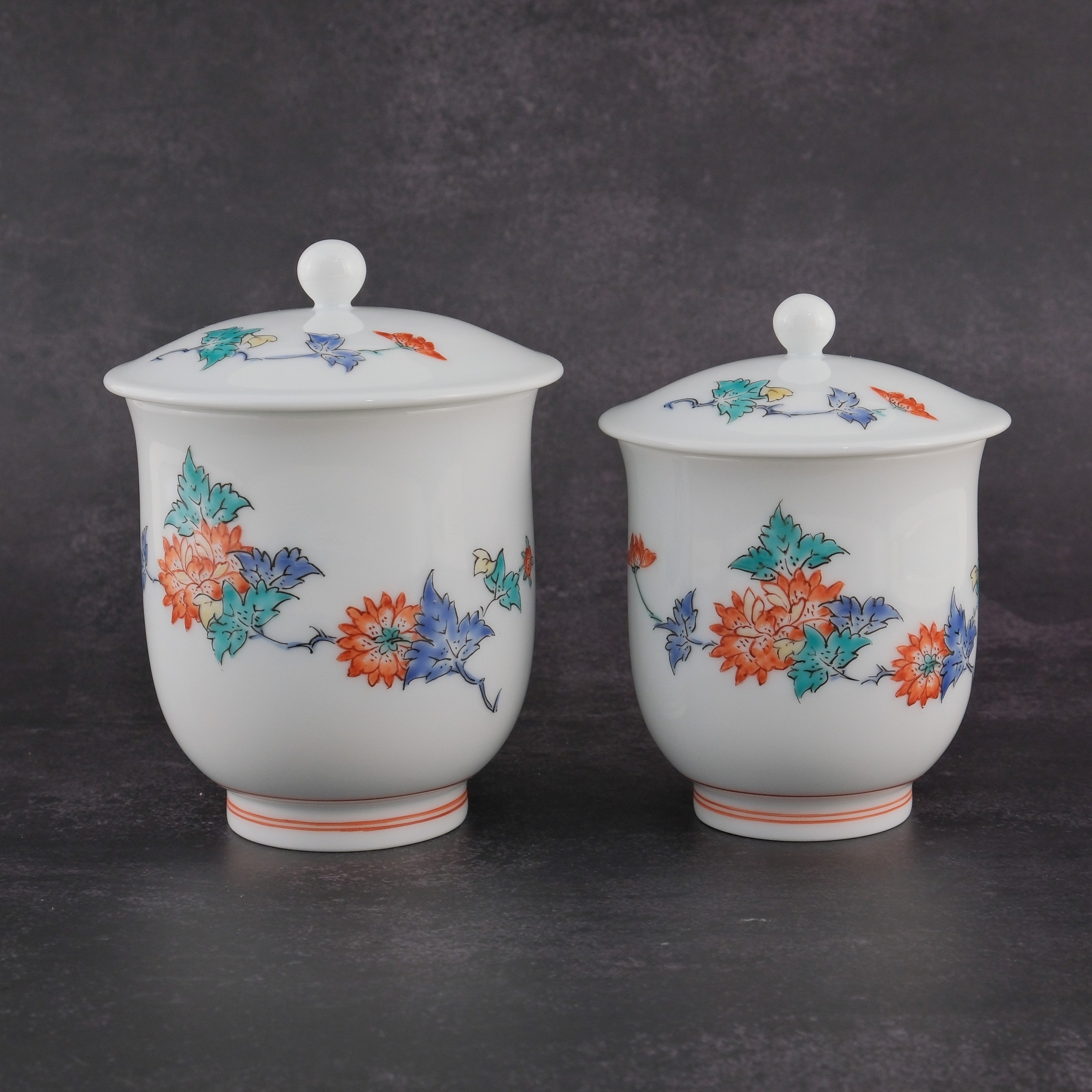 Kakiemon XIV (Living National Tresure), Pear of Peony-Motif Yunomi Tea Cups
