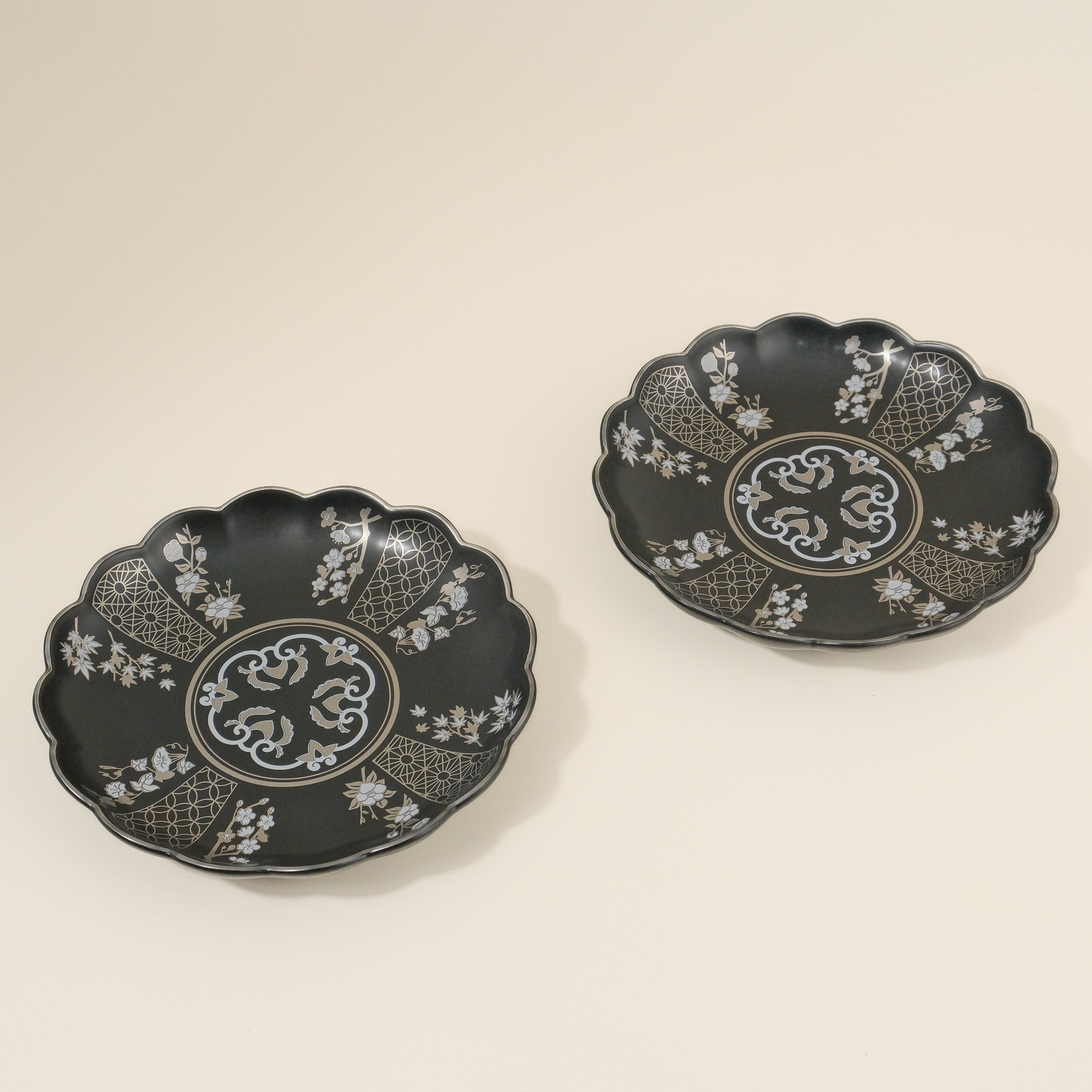 SAI Gift Set for Two  – Lucky Motif Plates, Chopsticks & Rests(Black)