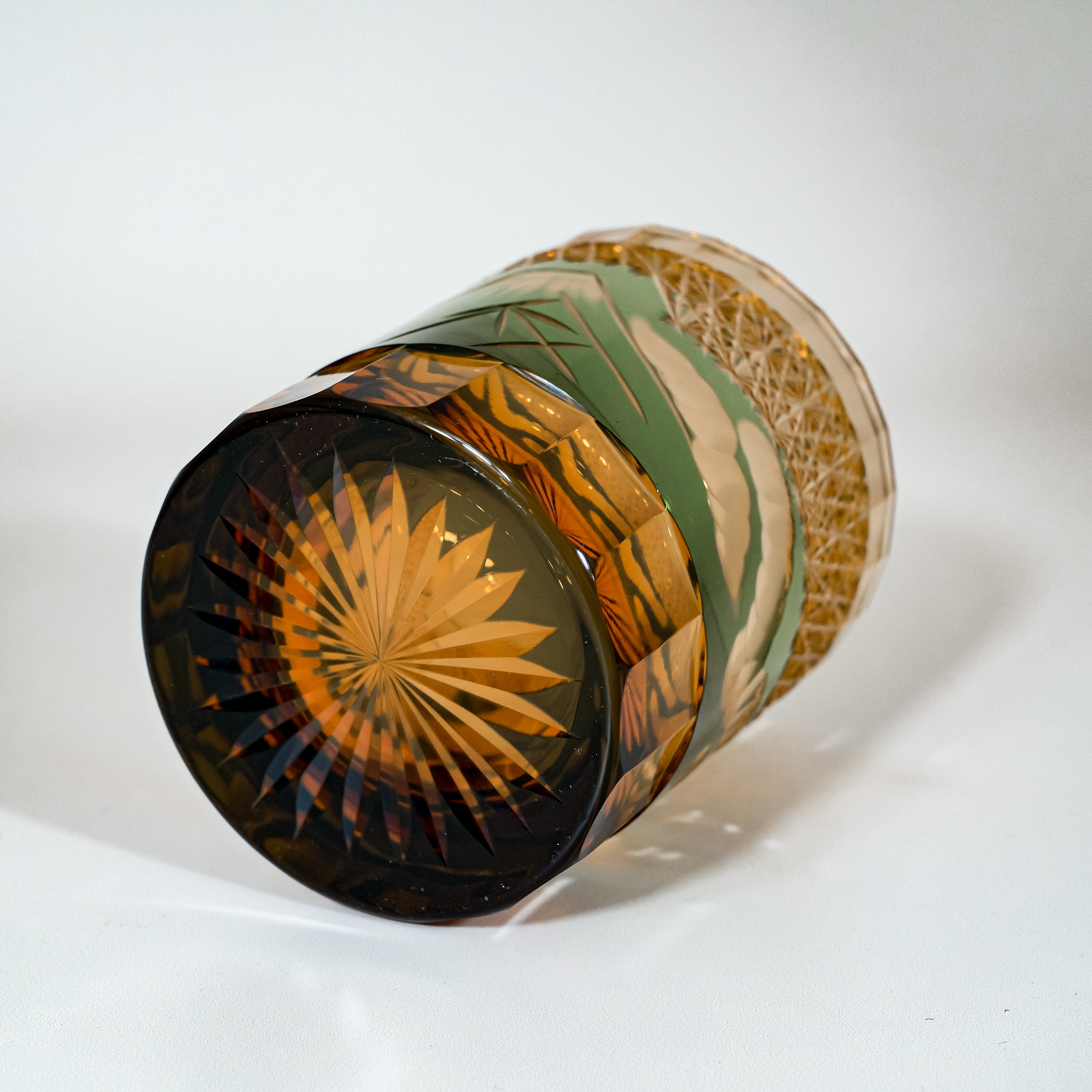 KIRIKO “Mt. Fuji & Kiku-Tsunagi” Crystal Tumbler – Green & Amber