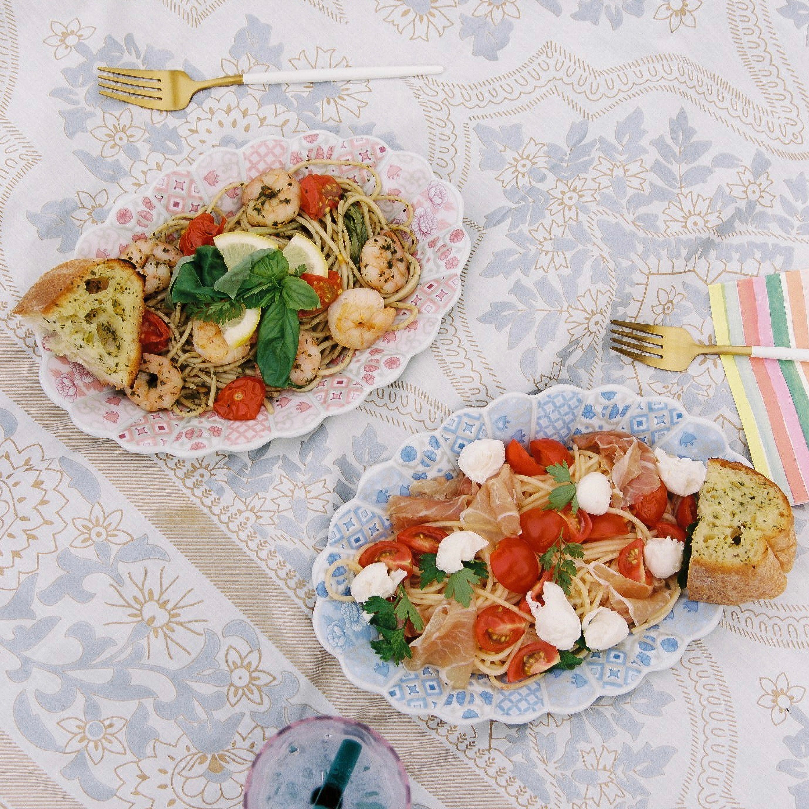 Hanarikyu Oval Plate Set – Pink & Blue
