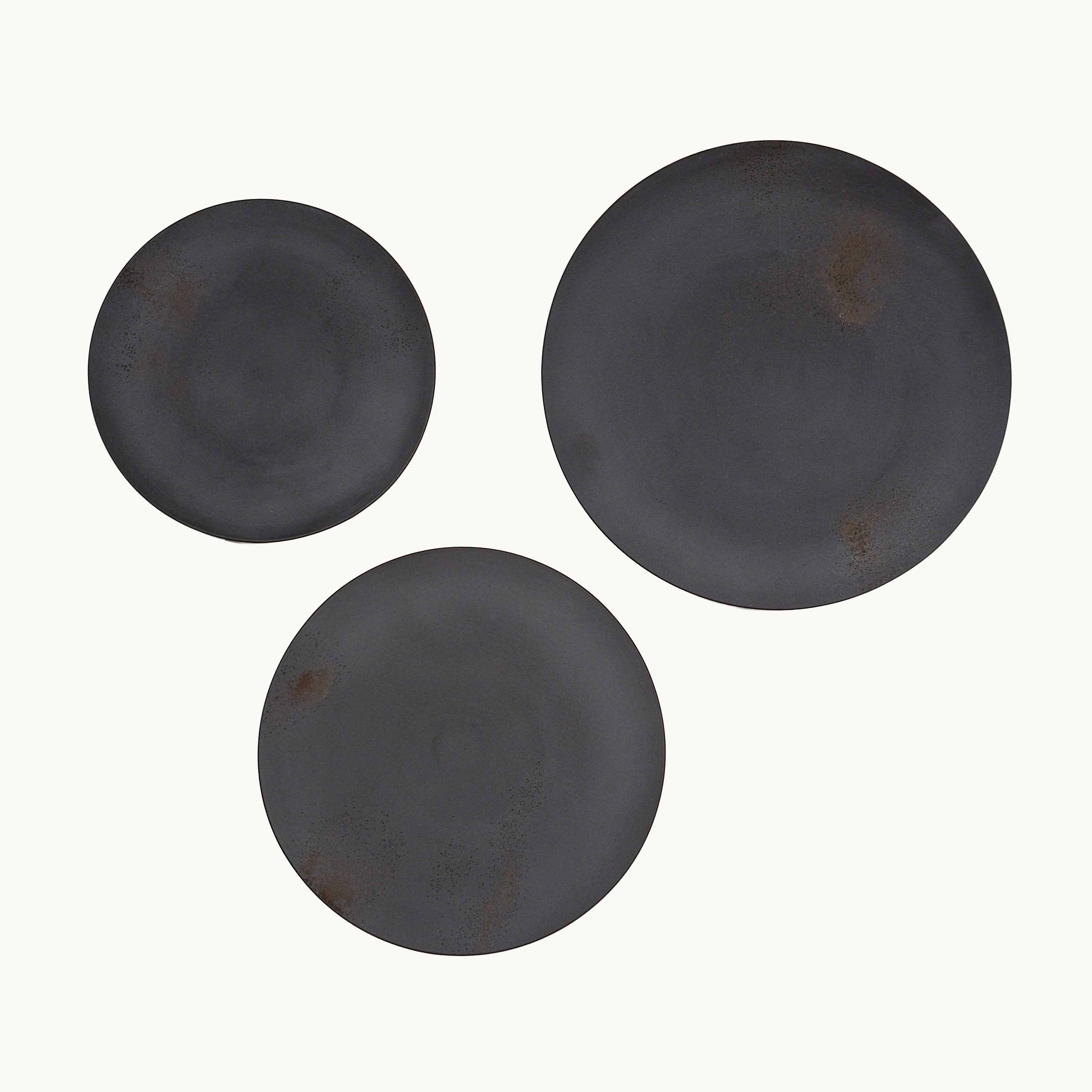”ban” Round Plate Set – 3 Sizes(black)